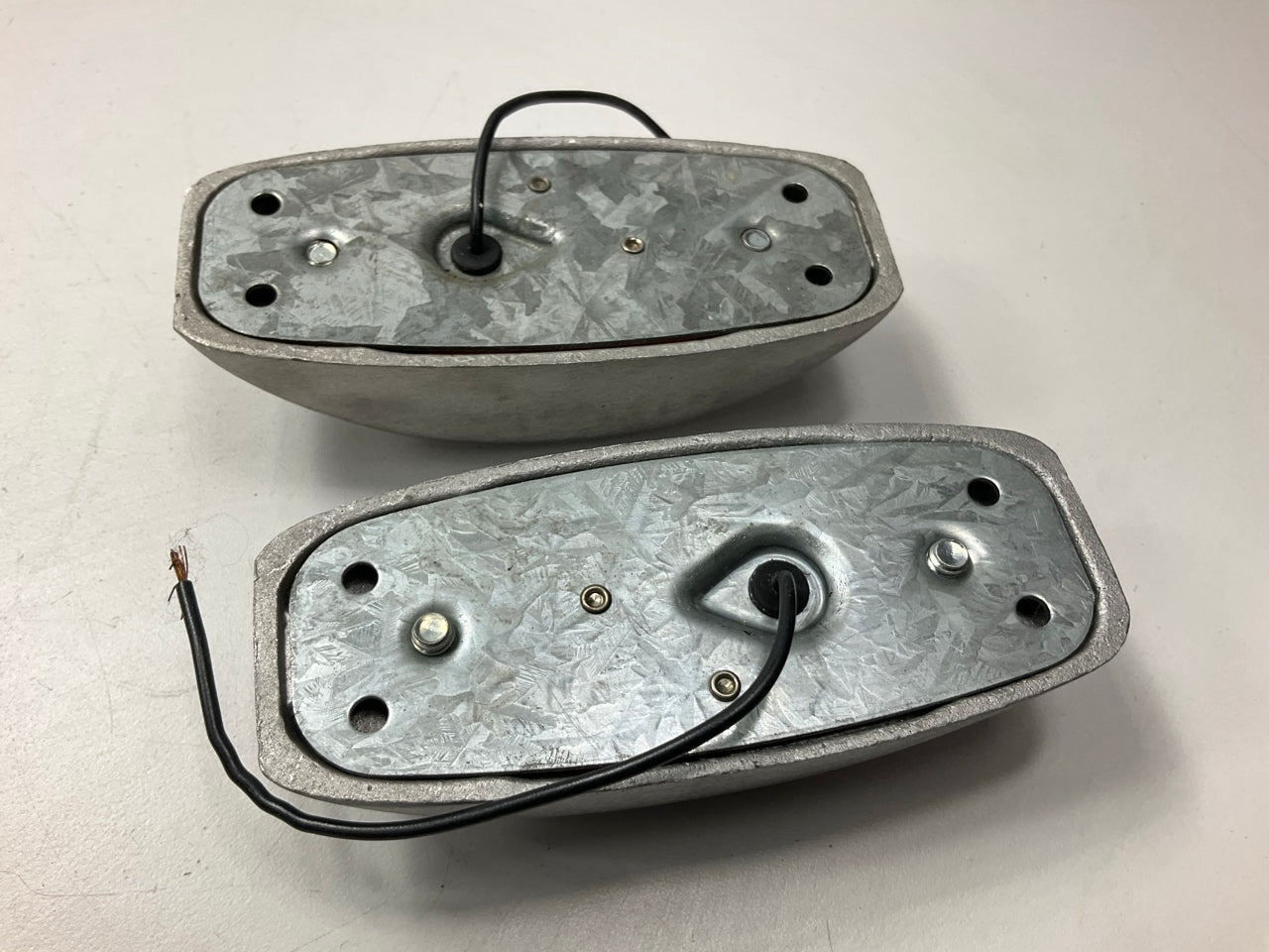 (2) PM Peterson 123A Cast Aluminum Armored Clearance Trailer Marker Light, Amber