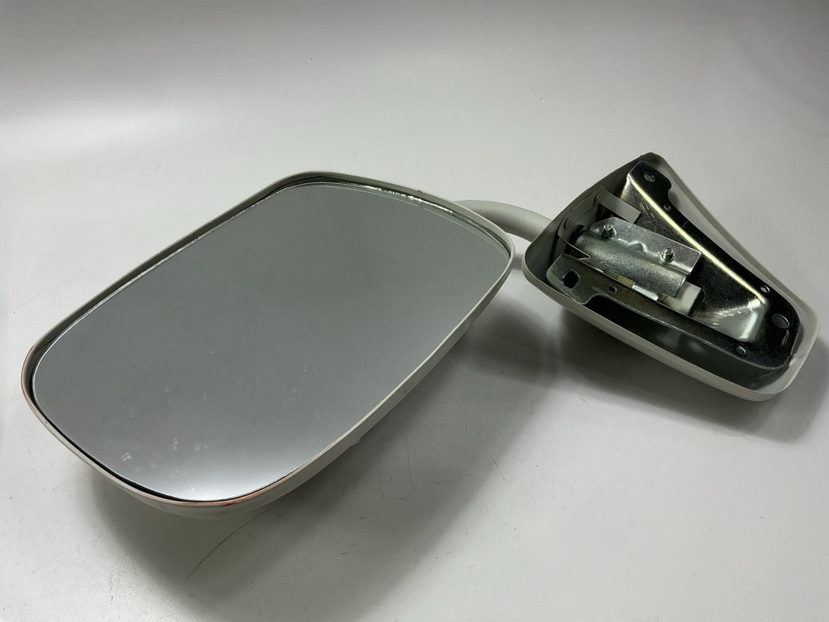 Peterson Manufacturing 657 Large 9- 3/4'' X 7'' Mirror Head.