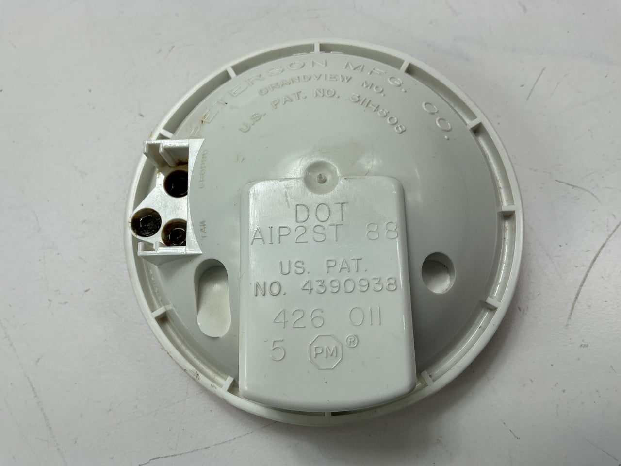 (2) Peterson M426R 4'' Round Incandescent Stop / Turn / Tail Light, Grommet Mount
