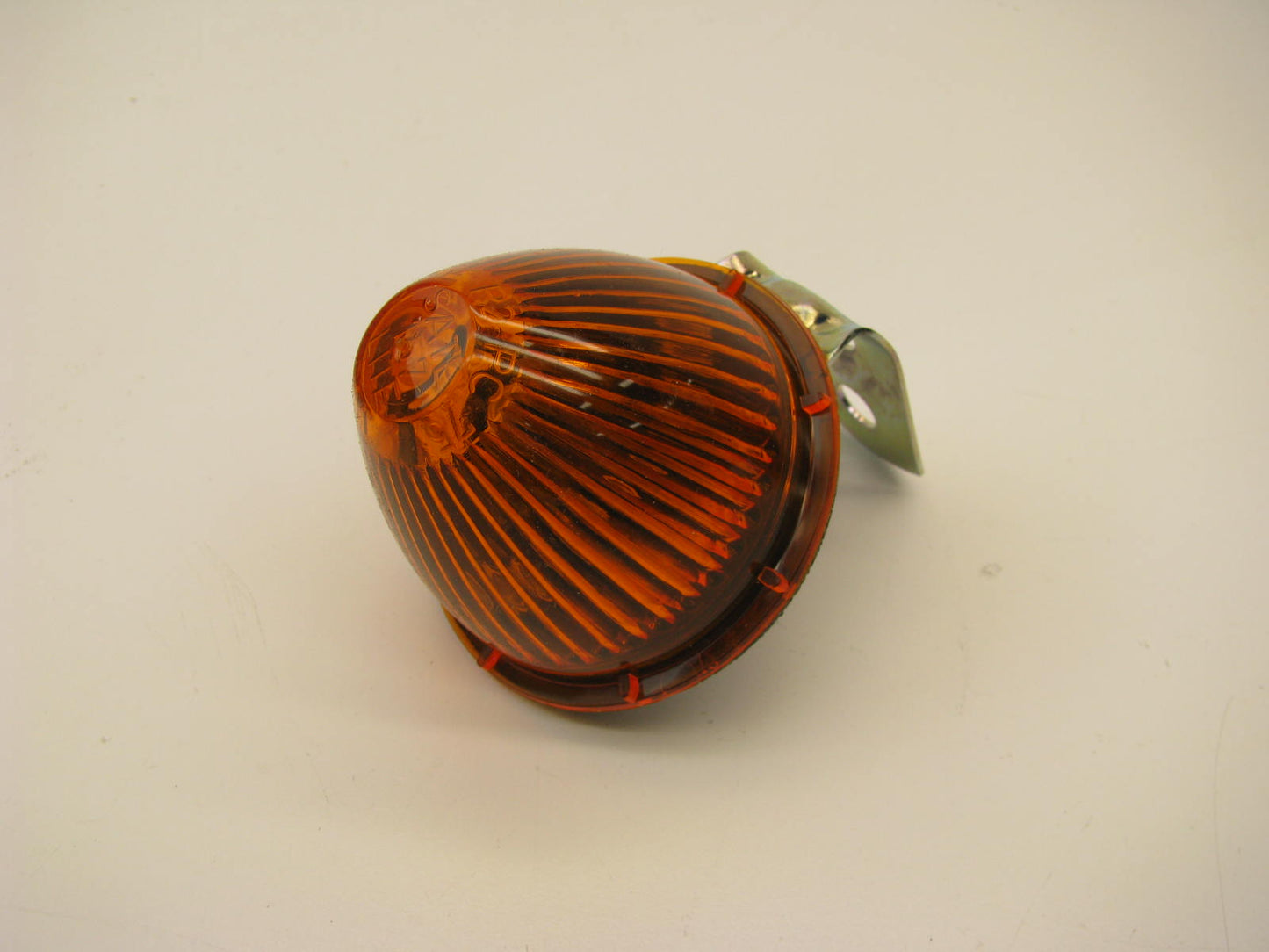 Peterson Manufacturing V110A Beehive Clearance Light 12V / .61 Amp - Amber