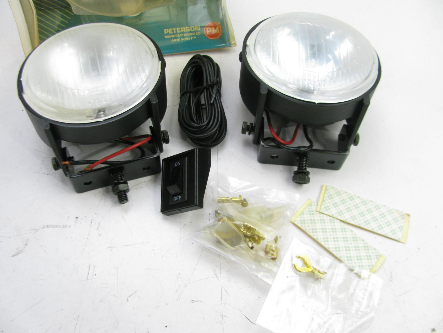 Peterson Manufacturing V563-1 4'' Clear Round Driving Light W/ Switch Kit