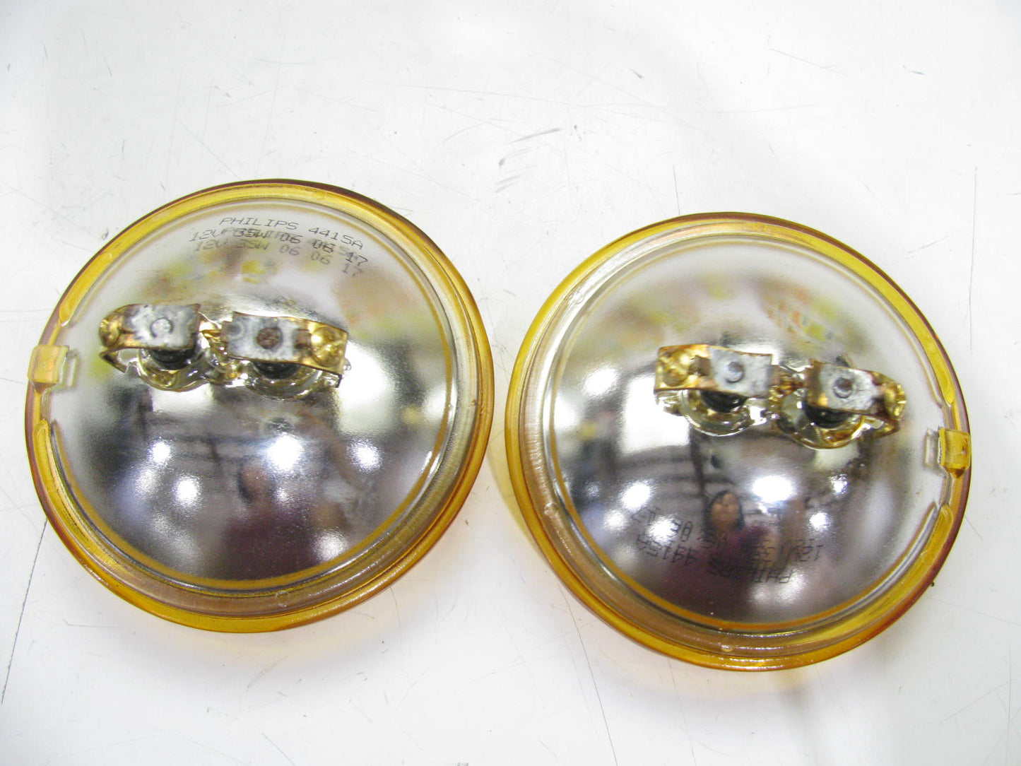 (2) Philips 4415AC1 Sealed Beam Lamp Light Bulbs AMBER 12V 35W