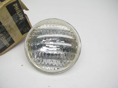 Philips 4511 Sealed Beam Tractor Flood Headlight Lamp Bulb - 6V 30W PAR36