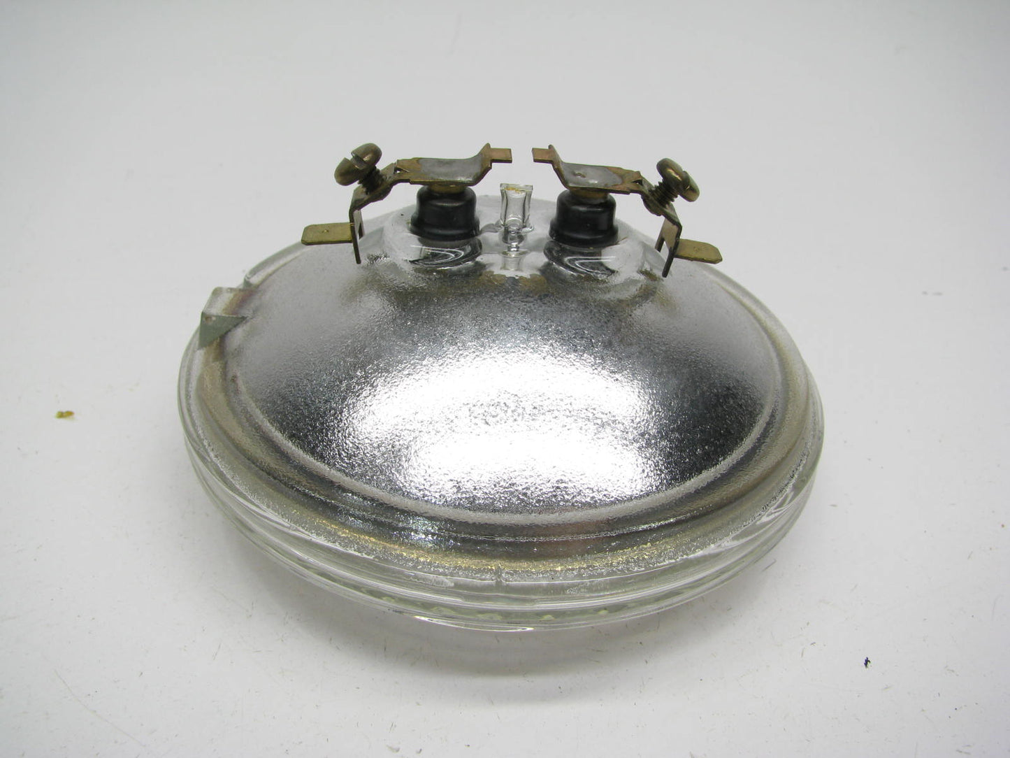 Philips 4511 Sealed Beam Tractor Flood Headlight Lamp Bulb - 6V 30W PAR36