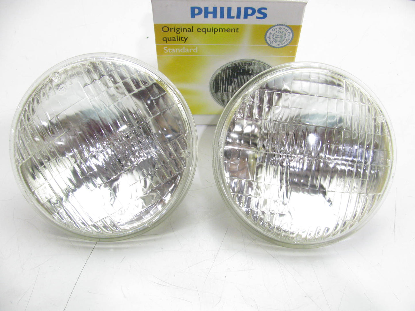 (2) Philips 4579C1 Sealed Beam Lamp Light Bulbs 28V 80/60W  28 Volt