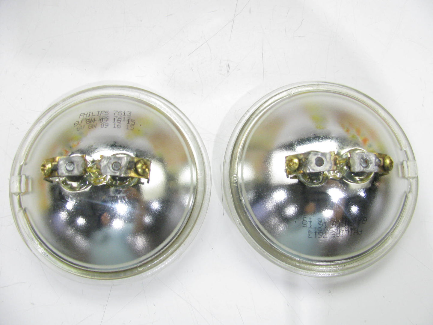 (2) Philips 7613C1 Sealed Beam Lamp Light Bulbs 6V 8W