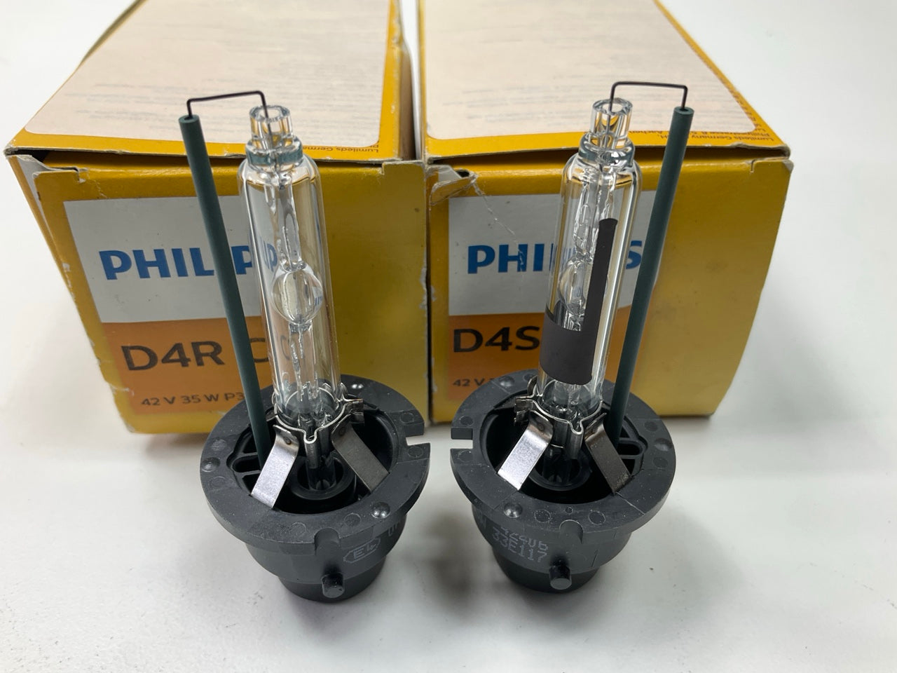 (2) Philips D4RC1 Xenon HID Headlight Headlamp Light Lamp Bulb 42V 35W