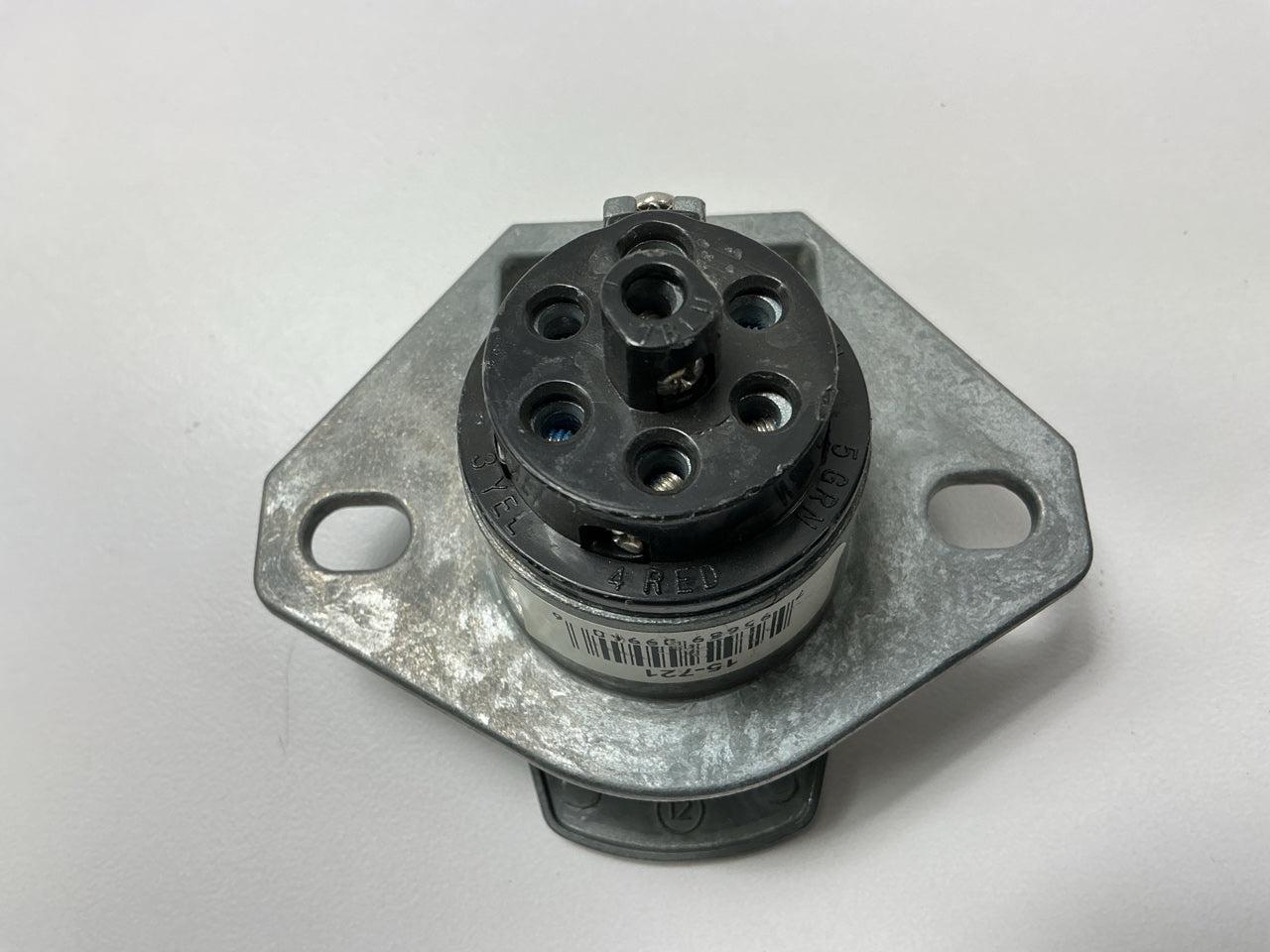 Phillips 15-721 Socket 7-Pin Wire Insertion Solid Pins J560