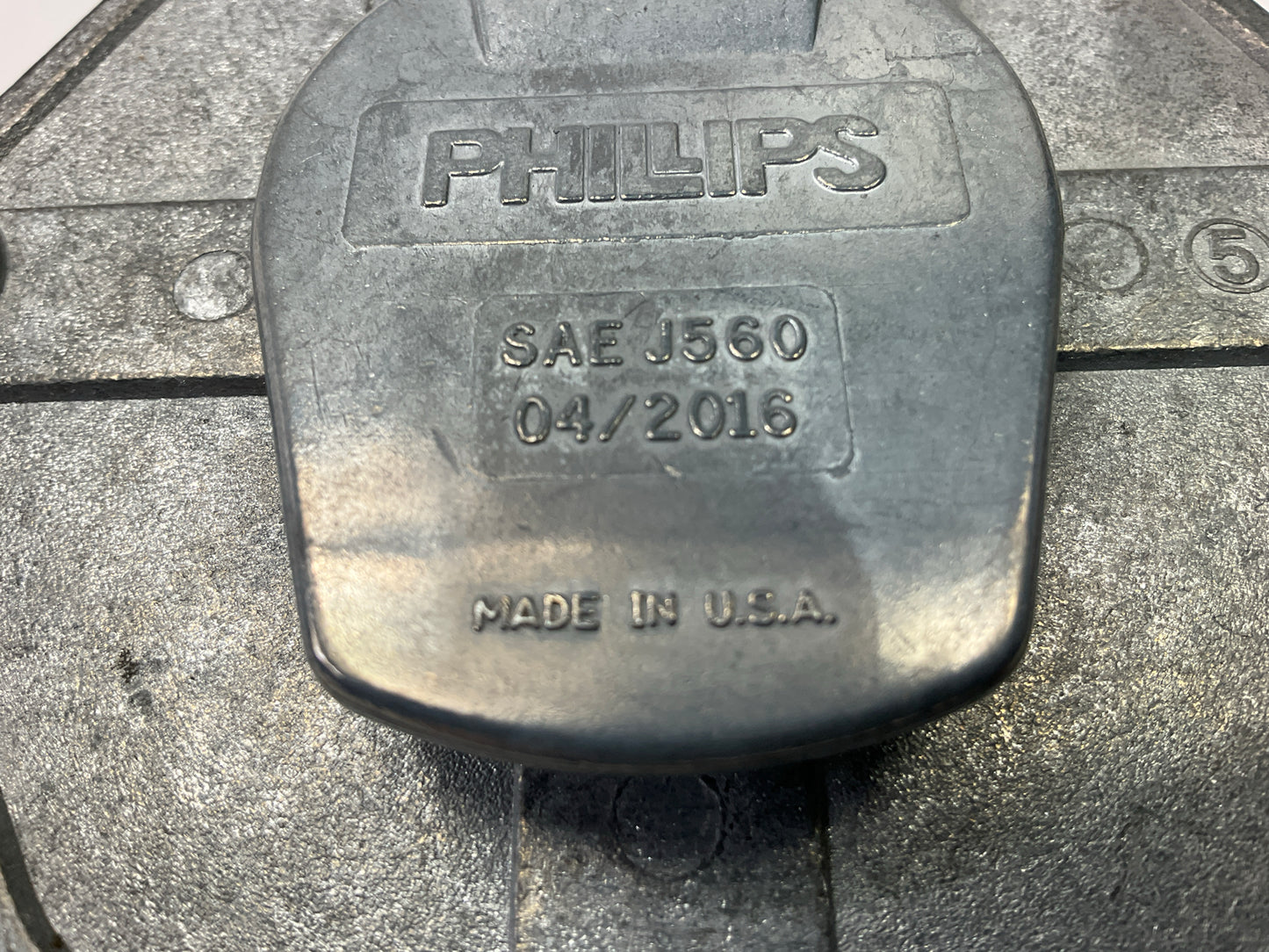 Phillips 15-750 Trailer Receptacle Socket - 7-Way, Low-Profile,  Split Pin