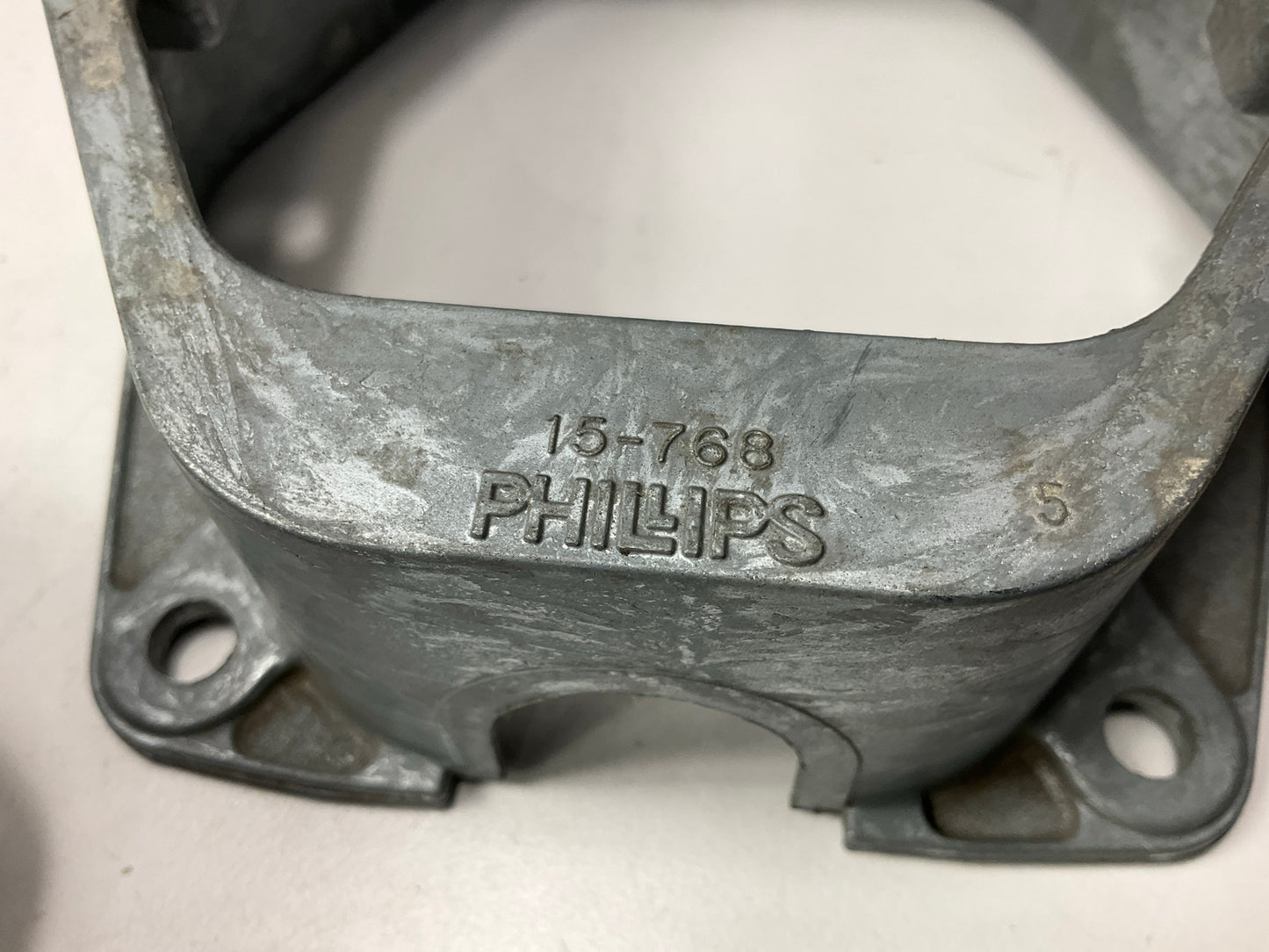 Phillips 15-768 Nosebox Zinc Die-Cast 1-7/8'' Depth + 15-753 Trailer Socket 7-way