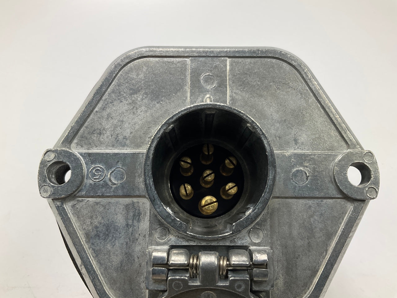 Phillips 15-760 7-Way HD STA-DRY W/o Circuit Breakers Split Pin Plug Socket
