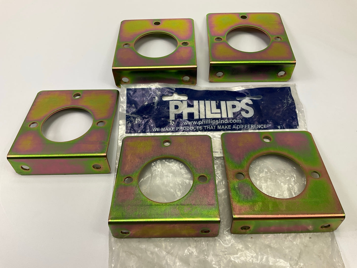 (5) Phillips 15-788 7-Way Socket Mounting Bracket 15-720, 15-721, 15-722, 15-326