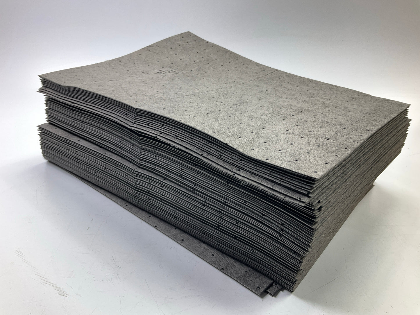 Pig 25100 Fluid Absorbent Mat Pads, 20''x15'', Box Of 100, Lightweight