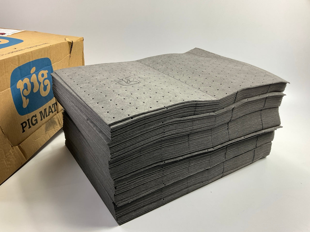 PIG 25300 Universal Medium Weight Oil Spill Absosrbent Mat Pad- 15'' X 20''- (100)