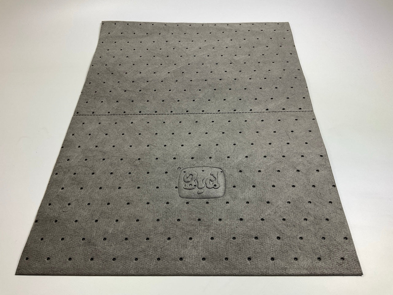 PIG 25300 Universal Medium Weight Oil Spill Absosrbent Mat Pad- 15'' X 20''- (100)