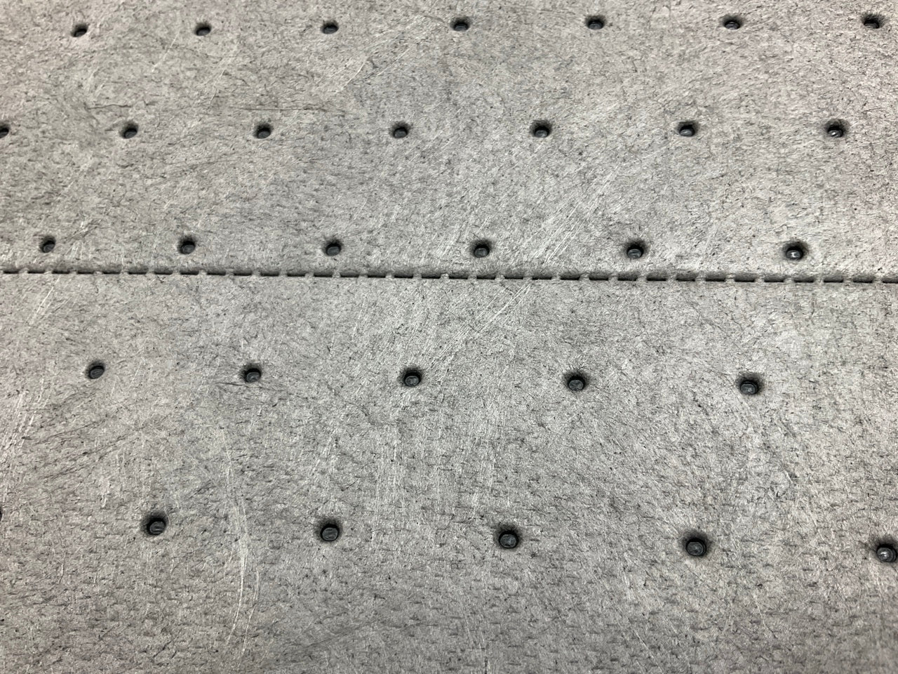PIG 25300 Universal Medium Weight Oil Spill Absosrbent Mat Pad- 15'' X 20''- (100)