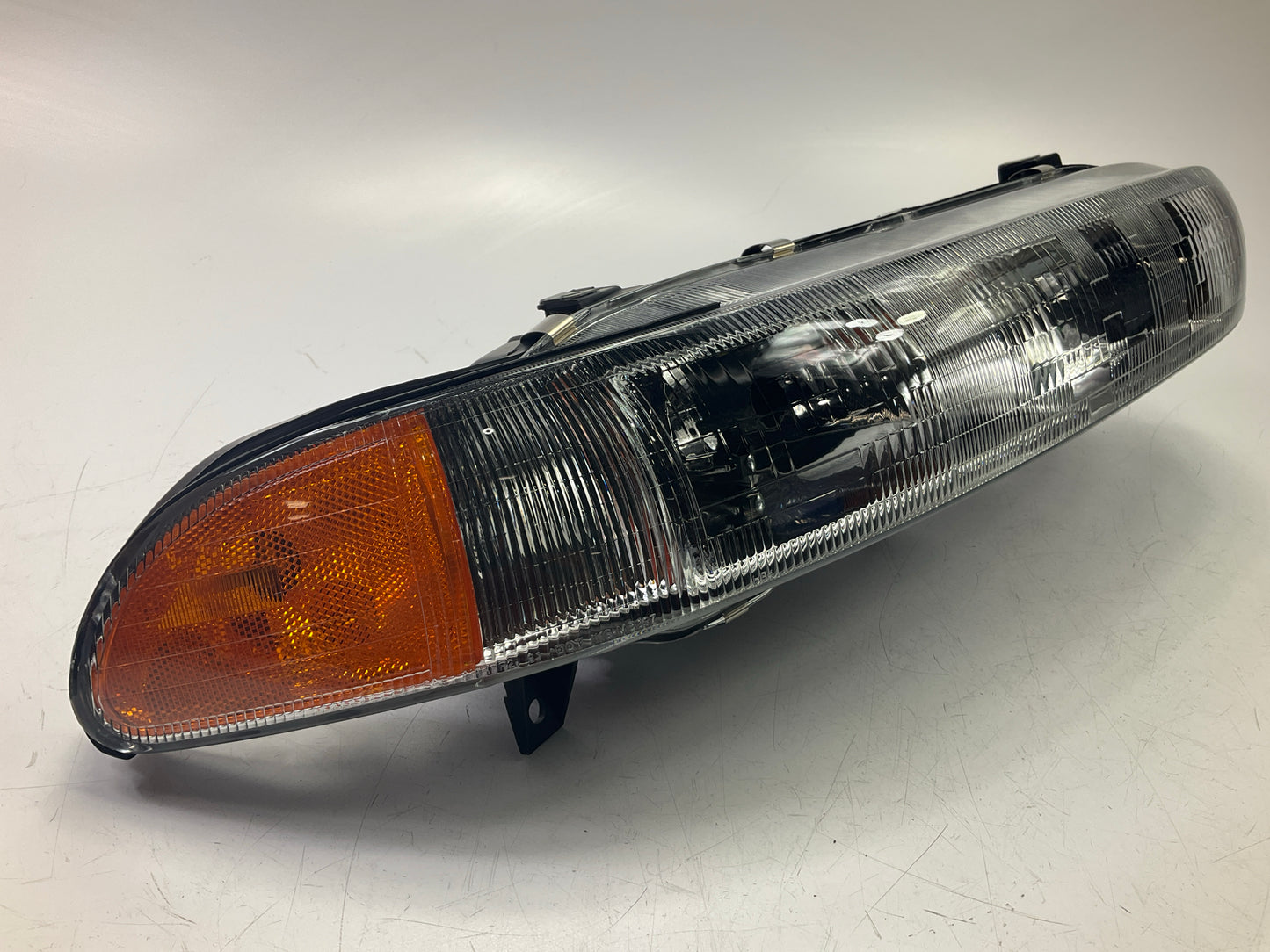Pilot 20-5191-90 Right Headlight Headlamp For 1997-1998 Mitsubishi Galant