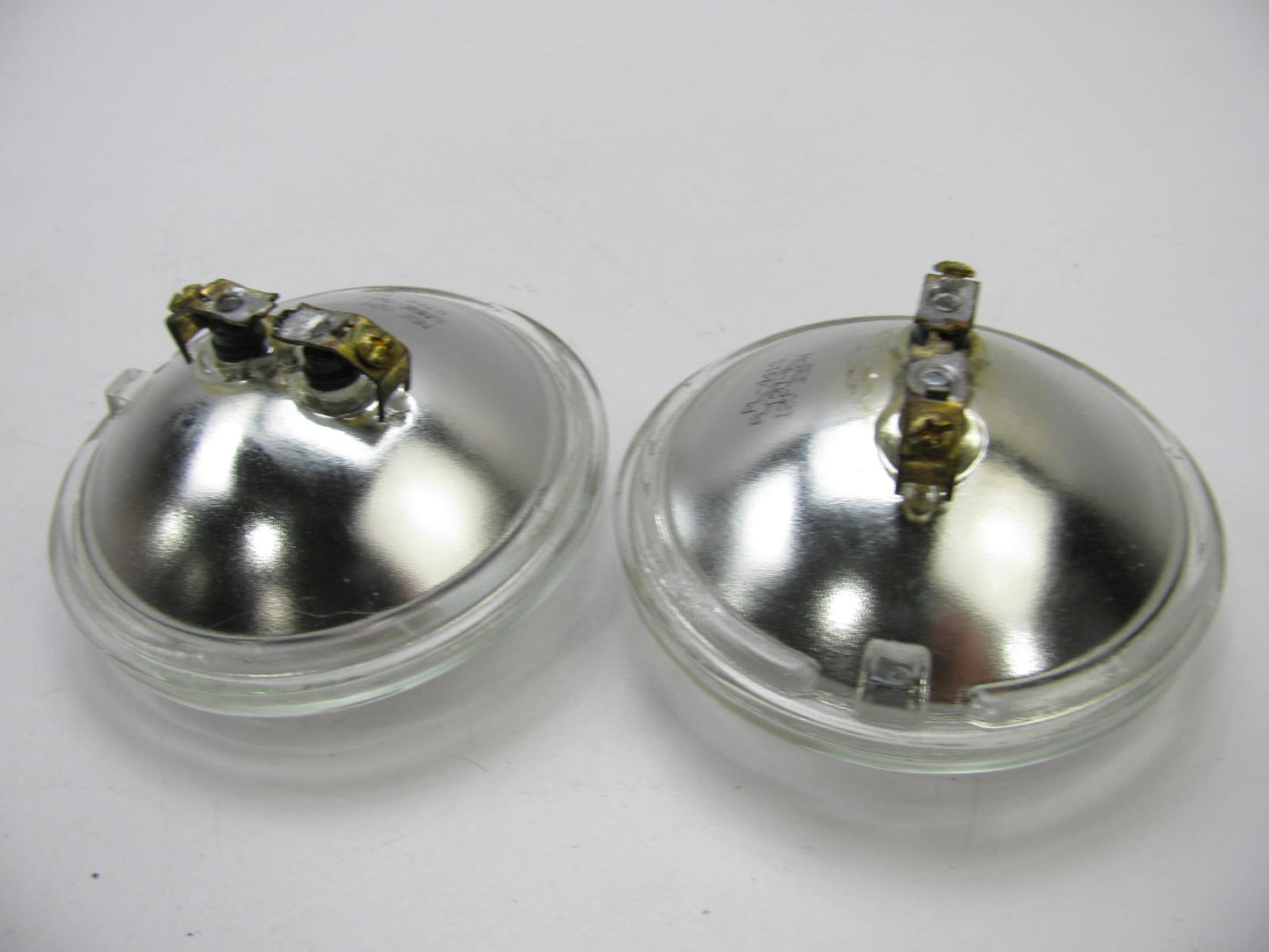 (2) Pilot 4415 35 Watt Halogen PAR36 12.8V Screw Terminal Base Flood Lamps Bulbs