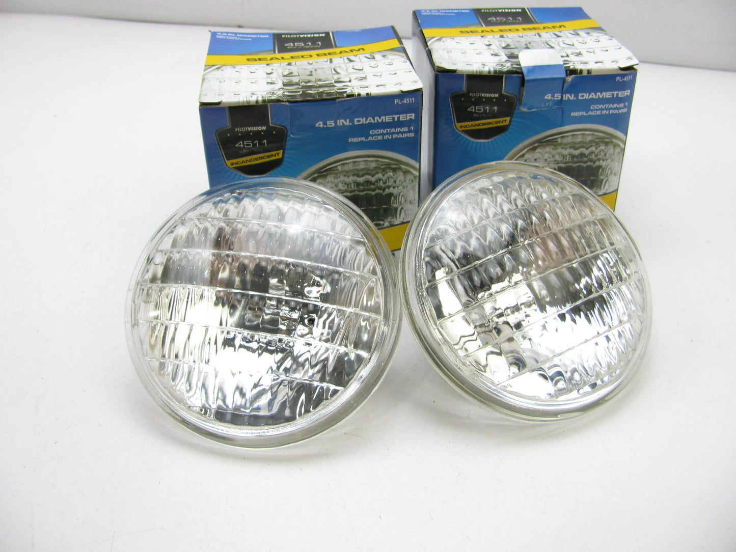 (2) Pilot 4511 Sealed Beam Incandescent Headlight Head Lamp Bulbs 6V 30W 4.5''