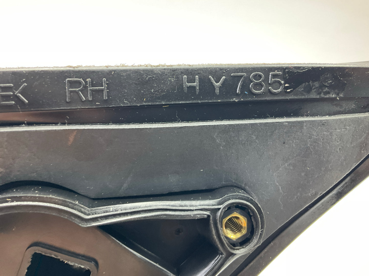 Pilot HN2209410-1R00 Manual Right Mirror For 1999-2005 Hyundai Sonata