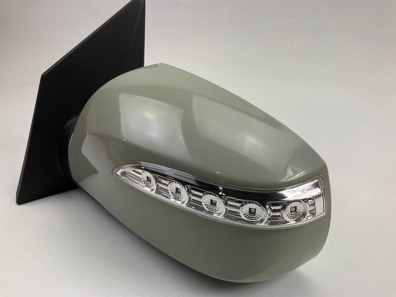 Pilot HY819410DL Left Drivers Side Mirror, Power, Non-Heated For 10-11 Tucson