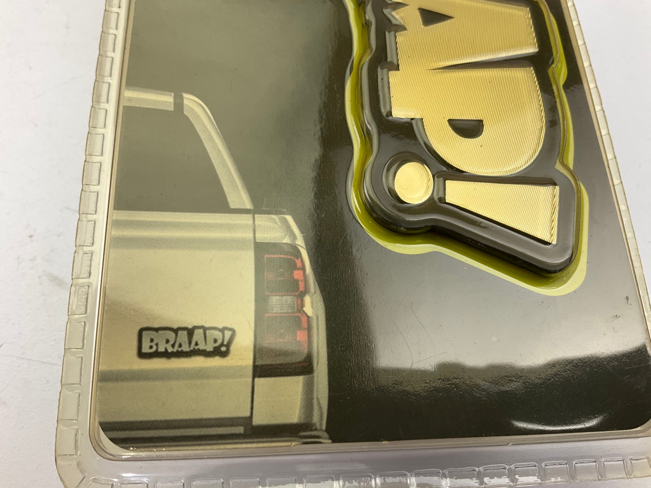 Pilot IP-3095 BRAAP! 3D Peel & Stick Car Emblem