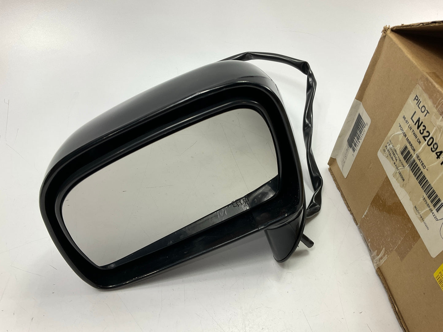 Pilot LN3209410-2L00 Left Power Mirror Heated Glass - 1996-1997 Lincoln Town Car