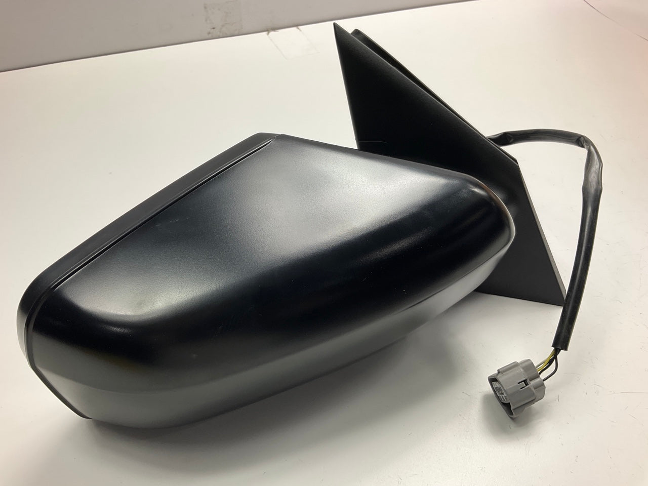 Pilot MB9410AR Right Side Heated Mirror Replacement For 2004-2008 Galant