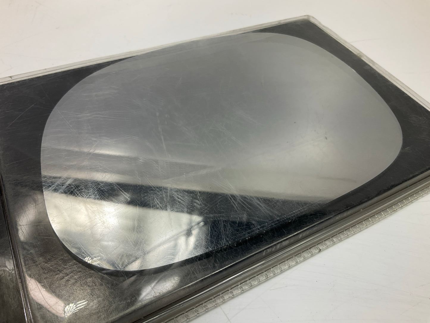 Pilot MI-1045 Left Mirror Glass - 1997-2004 Ford F-150, 97-02 Expedition