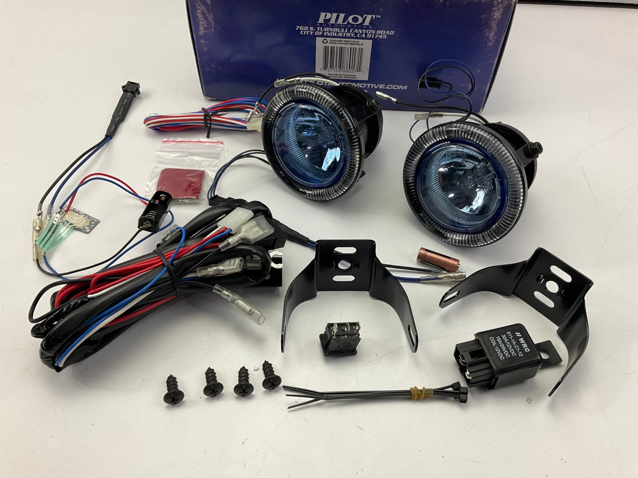 Pilot NV-538W 55 Watt 3-3/8'' Round Driving / Fog Light Kit, Blue Lens