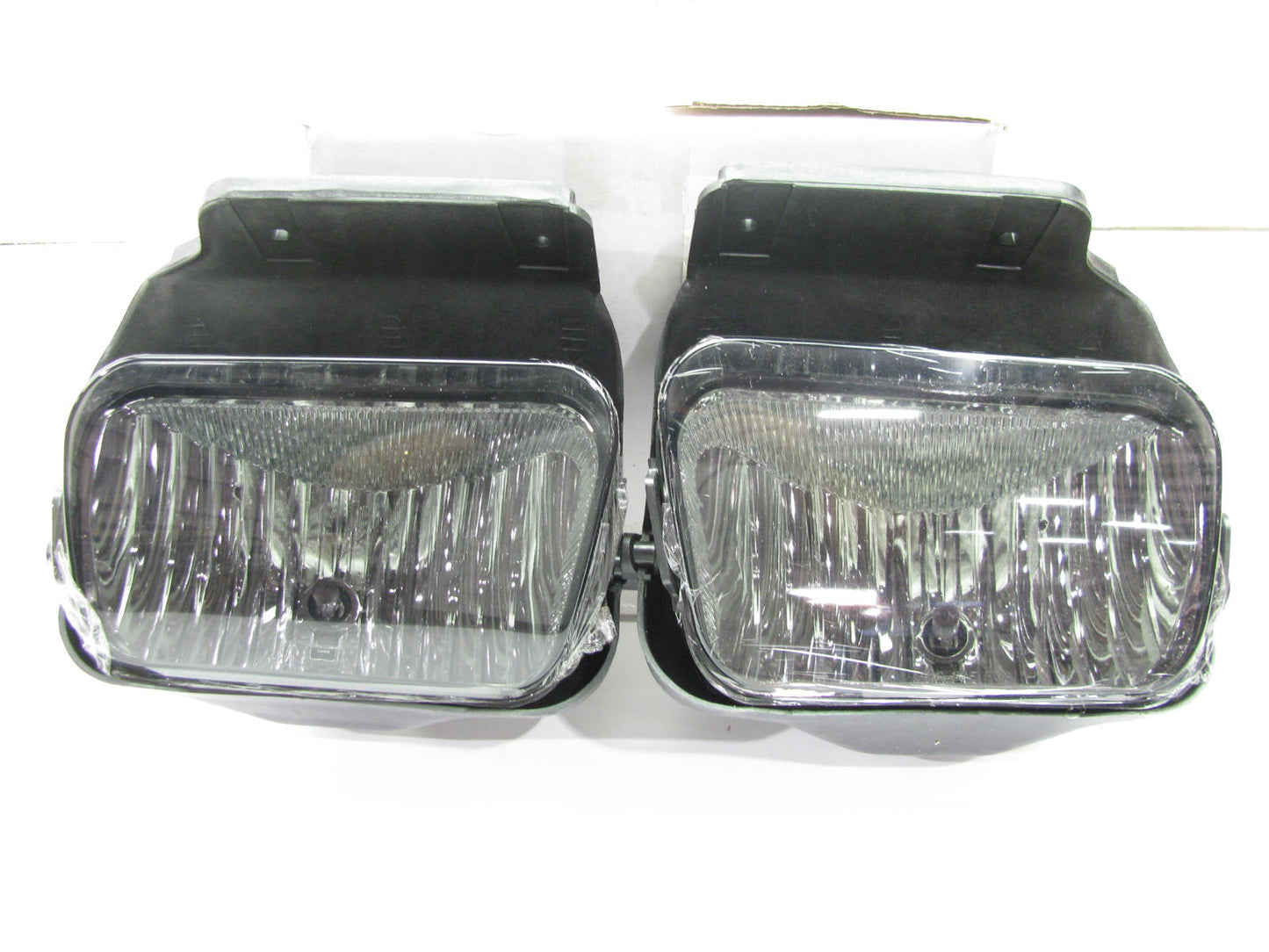 PAIR Left / Right Smoked Fog Lights Pilot PL-26S For 2004-2007 Chevy Silverado