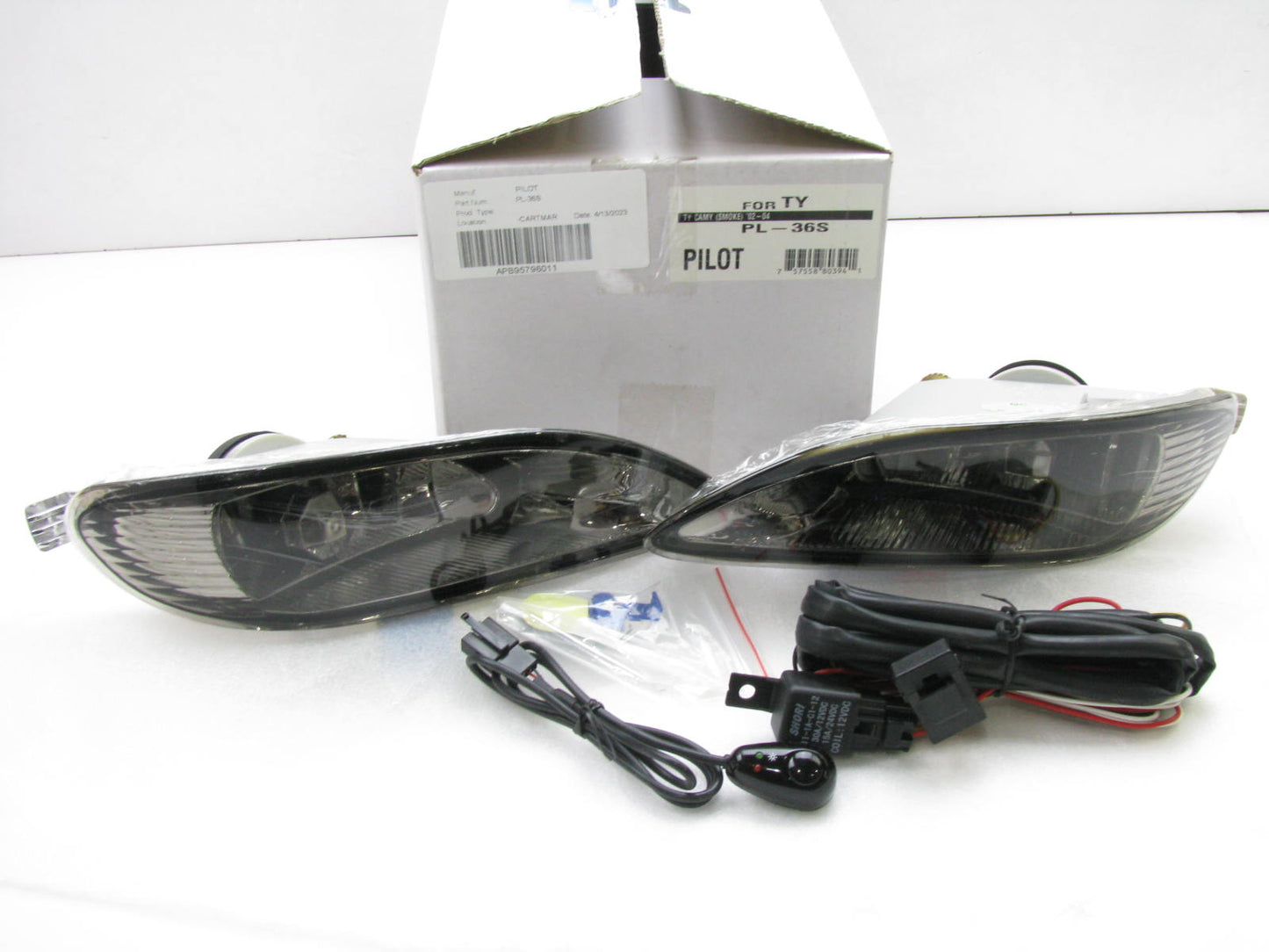 Pilot PL36S SMOKED LENS Fog Lights Kit For 2005-2008 Toyota Corolla, 02-04 Camry