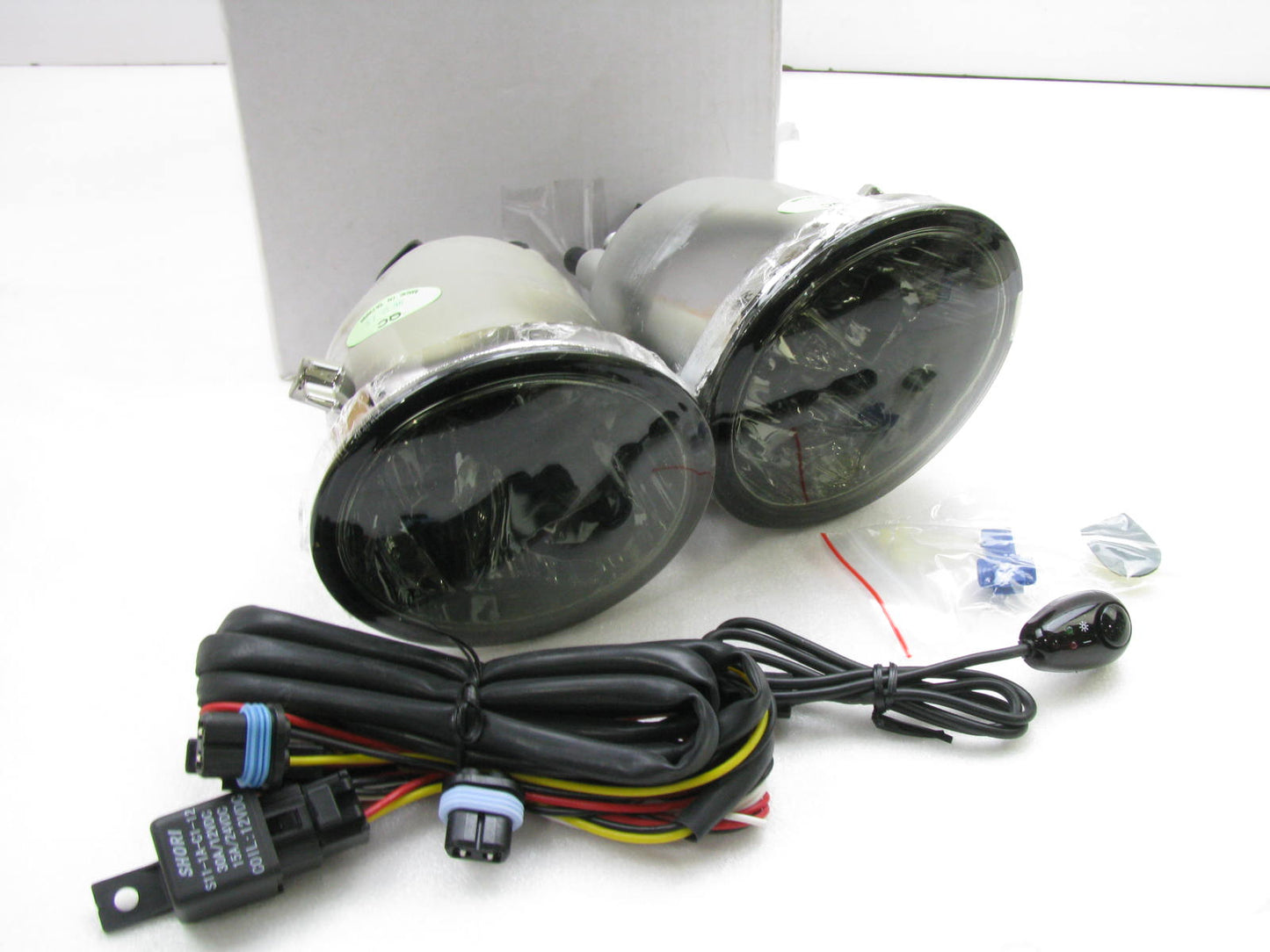 PL39S SMOKED Fog Light Kit W/ Switch, Wiring For 01-07 Sequoia, 00-06 Tundra