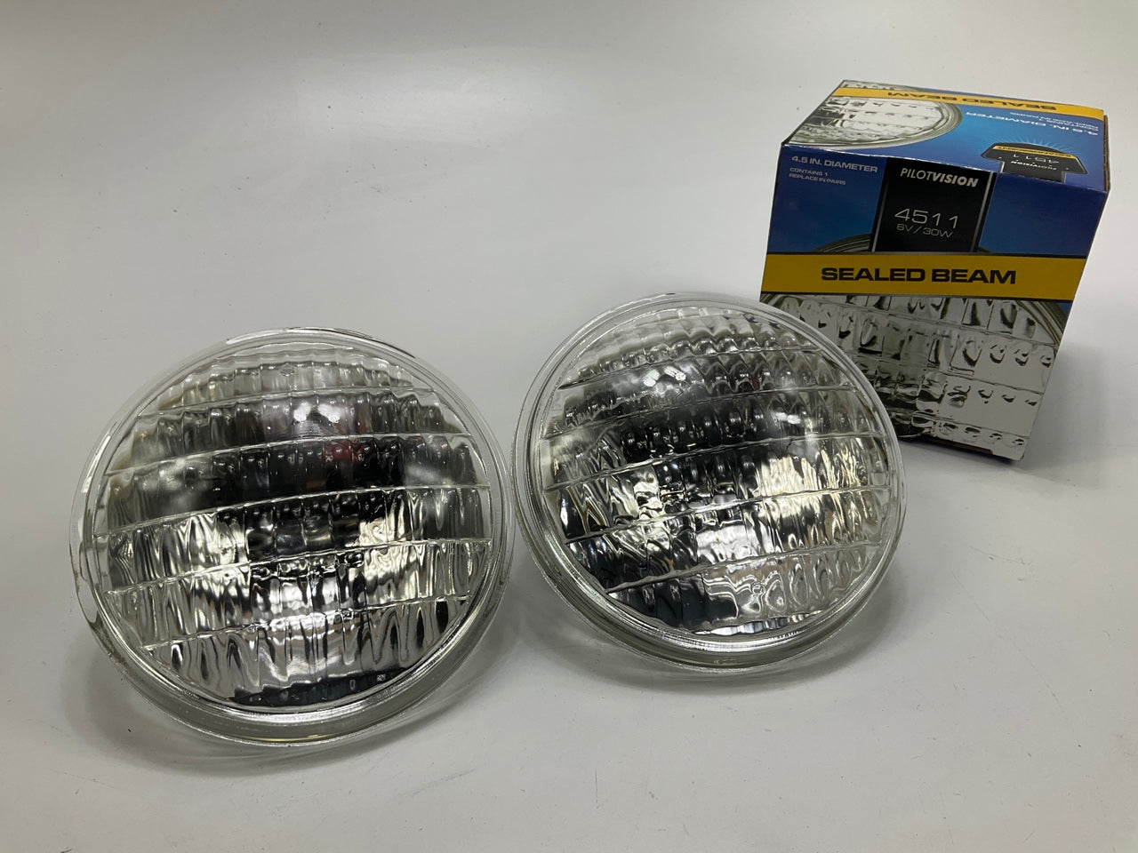 (2) Pilot 4511 Sealed Beam Incandescent Headlight Head Lamp Bulbs 6V 30W 4.5''