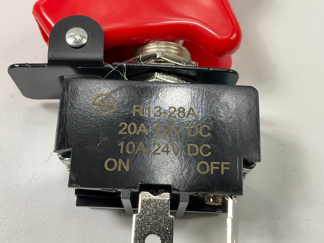 Pilot PL-SW26 12 Volt Toggle Switch With Red Safety Cover, Up To 20 Amps