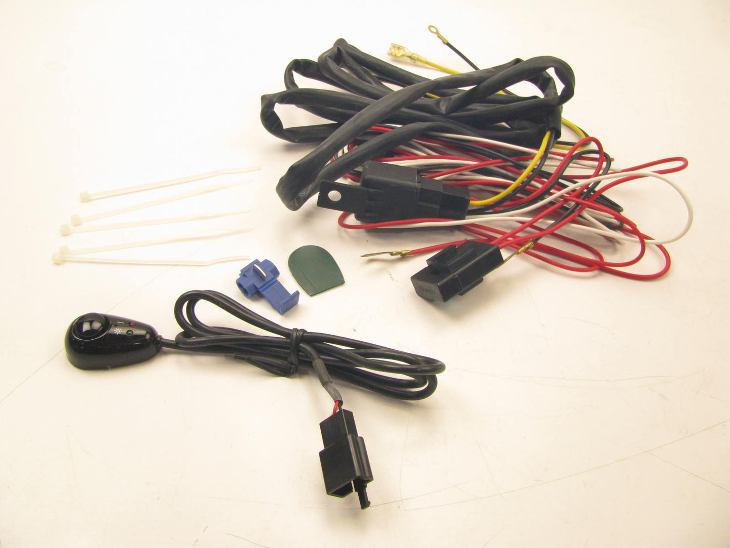 Pilot PL32S SMOKED Fog Light Lamp Kit, Complete W/ Wiring & Switch - 03-05 Pilot