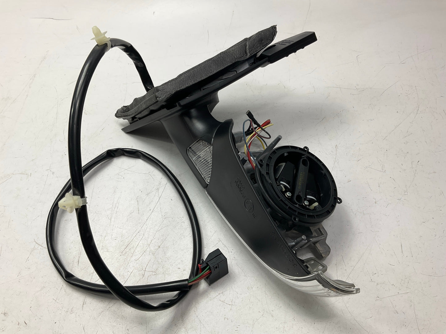 Pilot VW159410AR Right Mirror, Heater, W/ Signal Lamp - 2006-2010 VW Passat