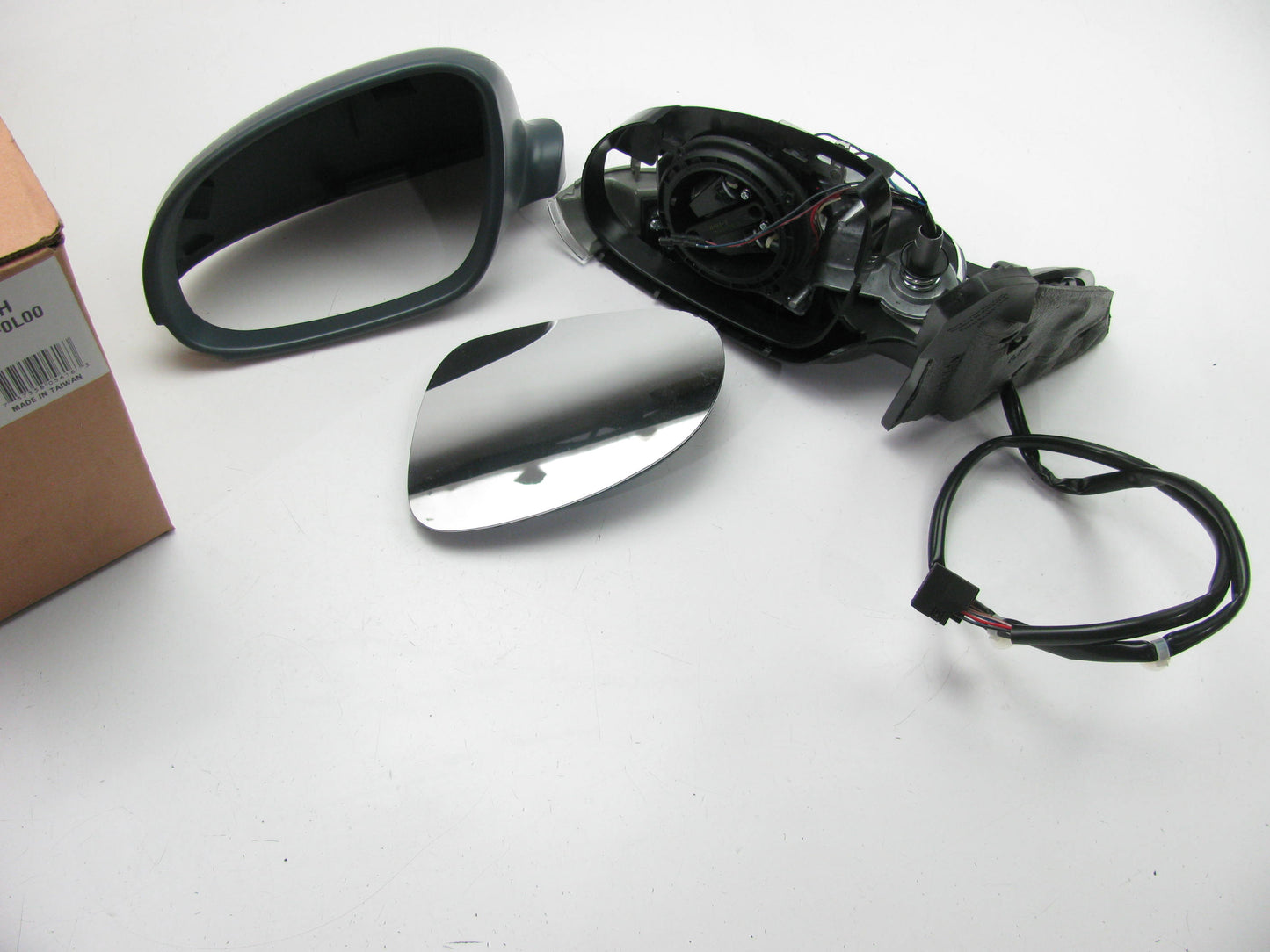 Pilot VW1709410-0L00 LEFT Door Power Heated W/signal Lamp Mirror For 05-10 Jetta
