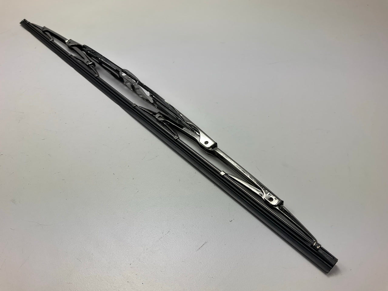 Pilot WBG-22C Chrome GTR Windshield Wiper Blade, 22''