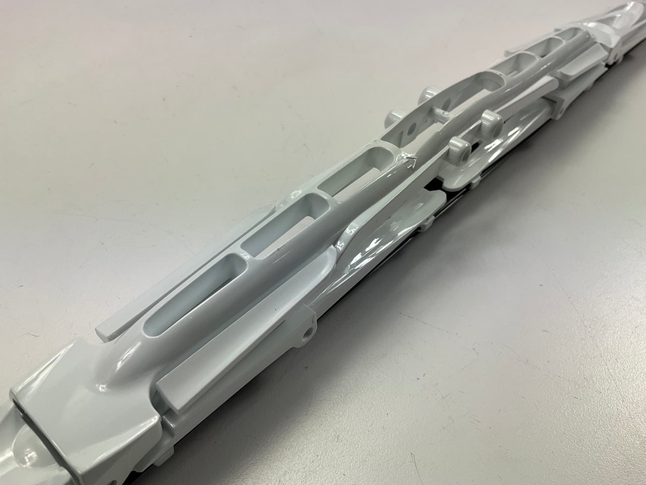 Pilot WBP-22W Arista Dual 22'' Anodized White Windshield Wiper Blade