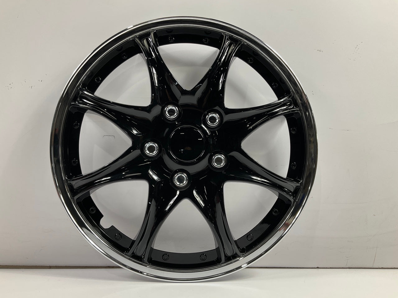 Pilot WH522-16C-B Universal 16'' Wheel Cover Set Of 4