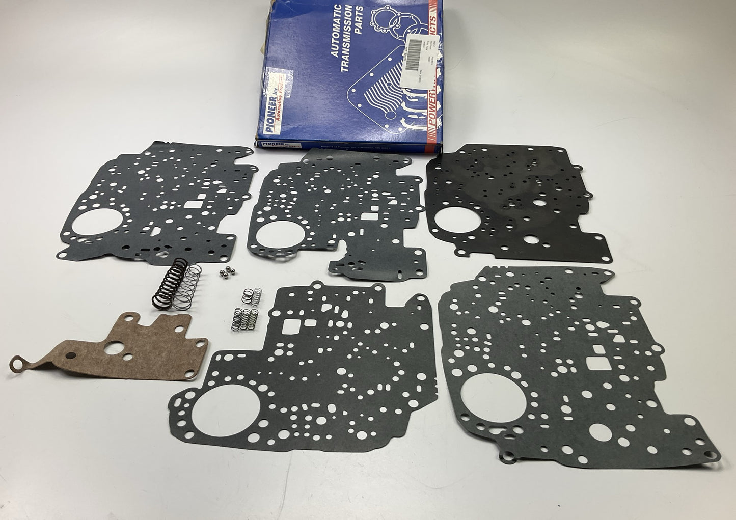 Pioneer 765007 Automatic Transmission Shift Improver Kit - THM350 Turbo 350
