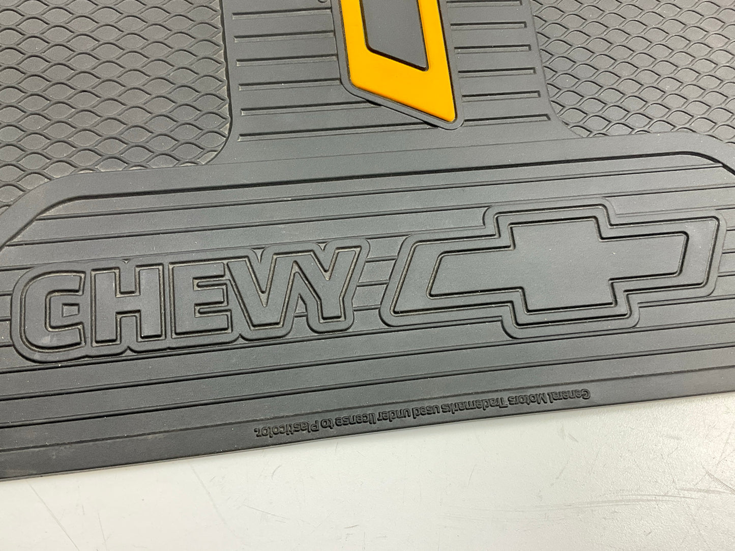 (2) Plasticolor 001217 Rear Rubber 14''x17'' Floor Mats Black Yellow Bowtie Chevy