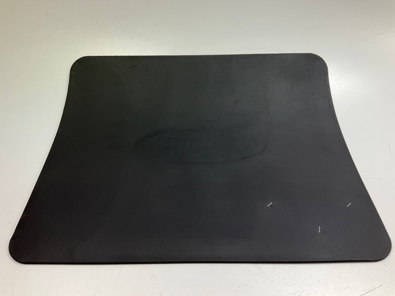 (2) Plasticolor 001219R01 Rear Floor Mats, Rubber, 17''x13-3/4'' - Ford Truck