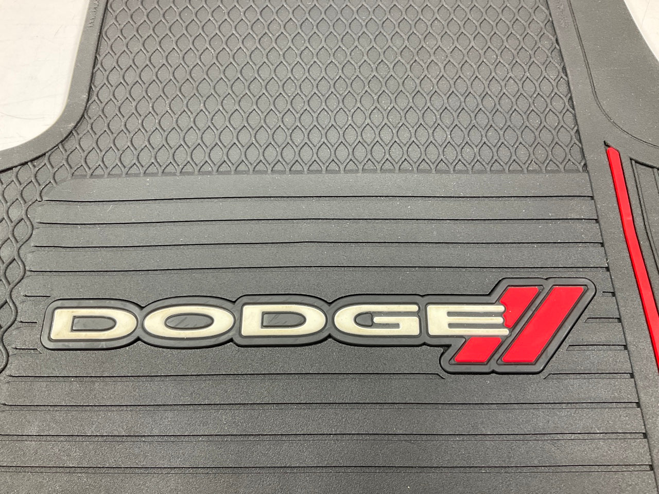 Plasticolor 001619R01 Rubber Floor Mats, 2-Piece, 26-3/4'' X 18'', For Dodge