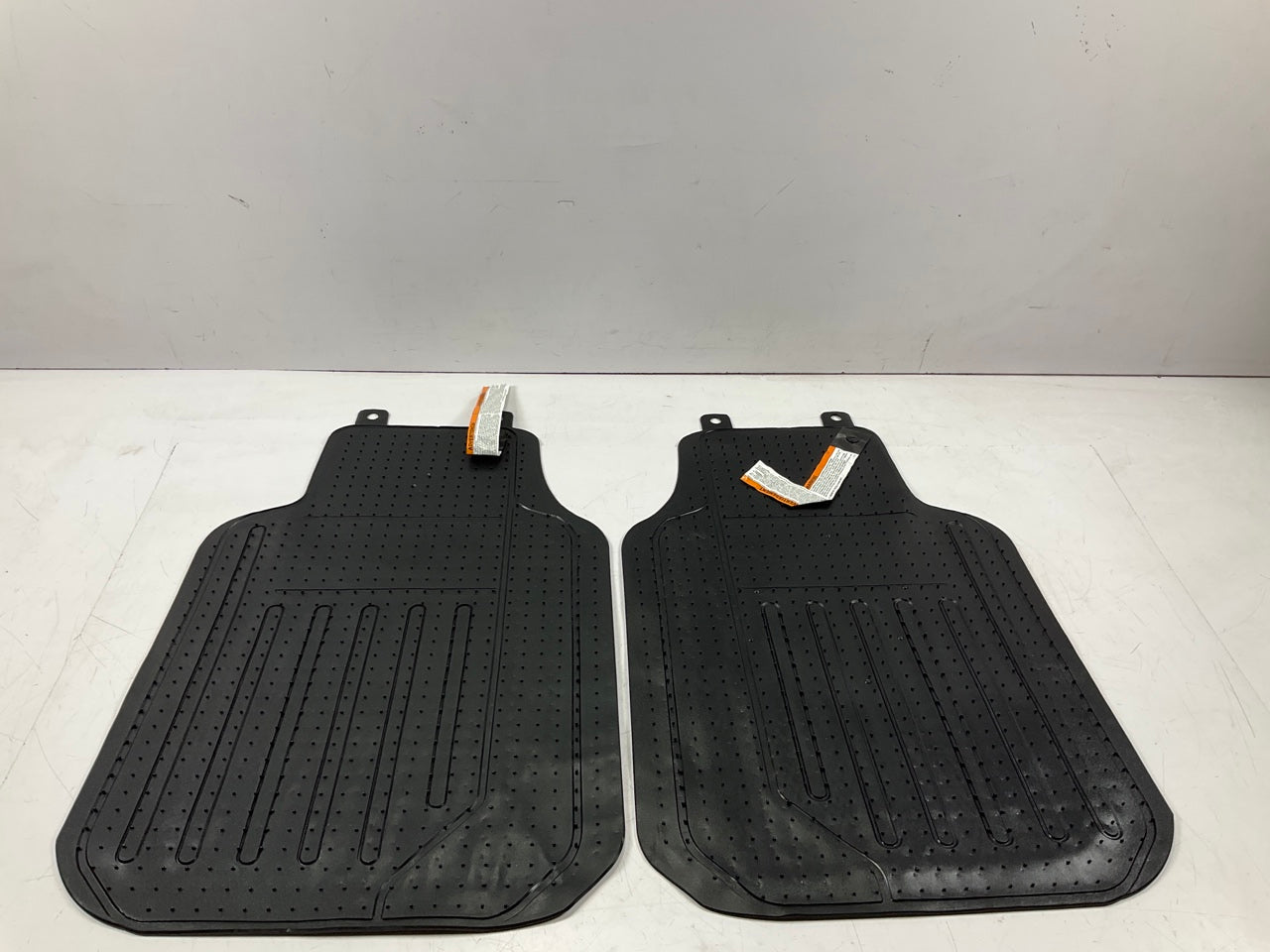 Plasticolor 001619R01 Rubber Floor Mats, 2-Piece, 26-3/4'' X 18'', For Dodge