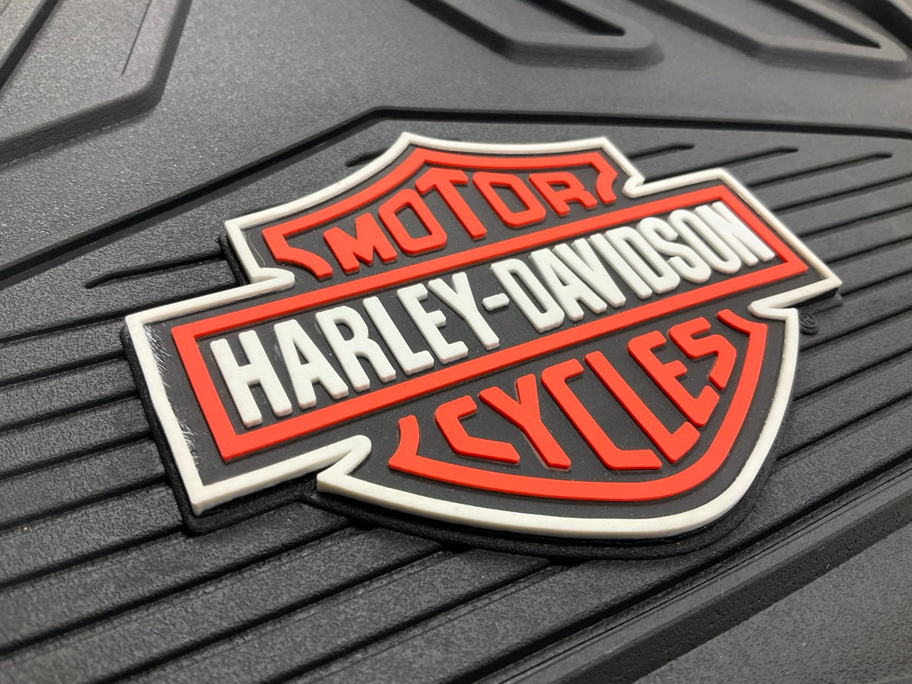 Plasticolor 001671R01 Universal 4-Pc Rubber Floor Mats For Harley Davidson Logo