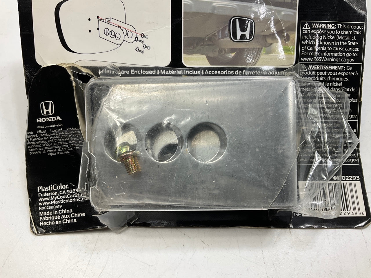 OPEN BOX Plasticolor 002293 Trailer Hitch Plug For Honda (1-1/4'' Or 2'' Receiver)