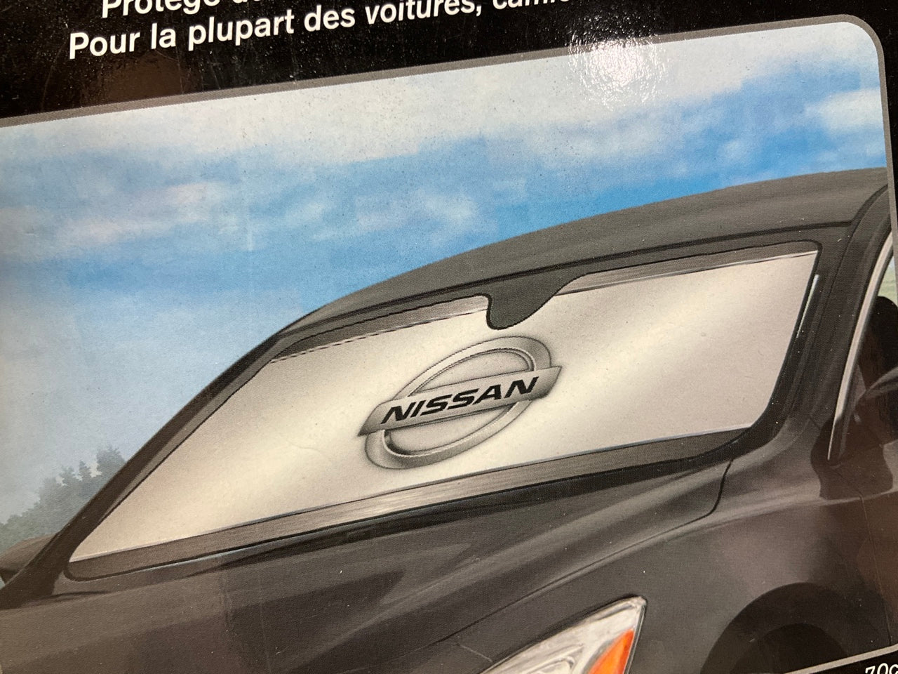 Plasticolor 003708 Winshield Solar Sun Screen Shade Cover For Nissan, 58''x27.5''