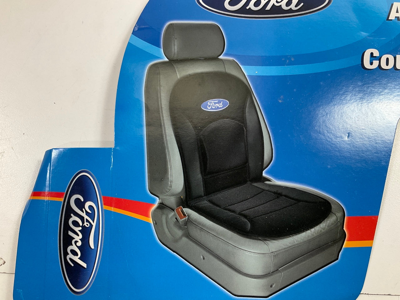 Plasticolor 008506R01 Universal-Fit Seat Cushion, W/ Ford Logo